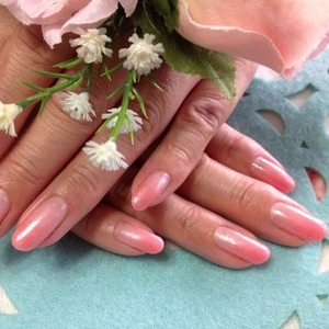 薄ピンクグラデーション